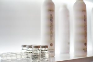 Optimale verwennerij voor jou en je badkamer: een diepgaande duik in badproducten, huid- en haarverzorgingsproducten, badkamer accessoires, en onderhoudstips.